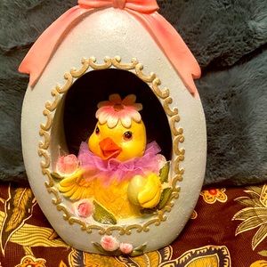 Easter decor 3D egg with chick